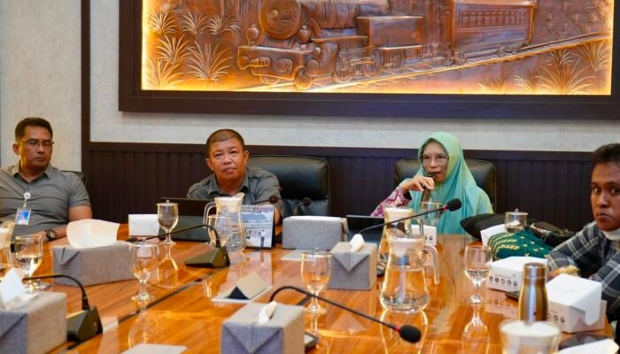 KAI Divre II Sumbar Edukasi Pekerja soal Bahaya Merokok dan Kanker Paru