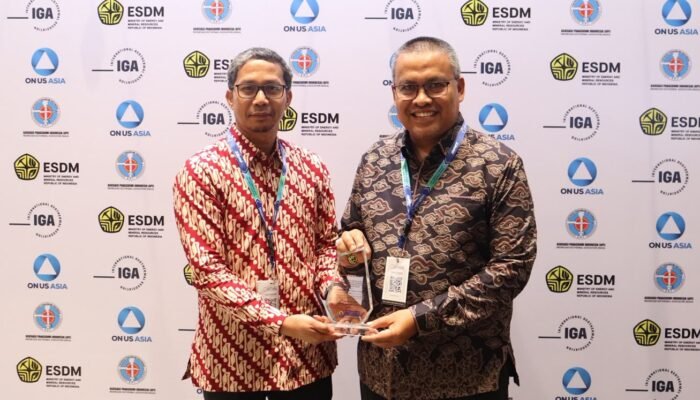 Dukung Investasi Panas Bumi, Pemprov Sumbar Raih Penghargaan Kementerian ESDM