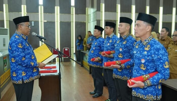 Empat Pejabat Eselon III Pemprov Sumbar Dilantik, Ini Jabatan Barunya