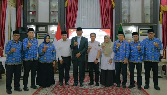6 Pejabat Eselon II Pemprov Sumbar Resmi Dilantik, Ini Pesan Gubernur Mahyeldi