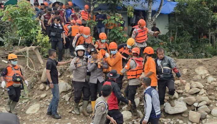 Innalillahi, Hari Kelima Pencarian, Korban Kedua Banjir Solok Ditemukan Meninggal