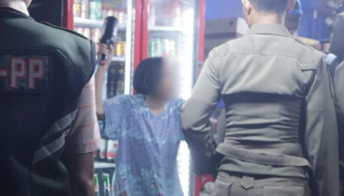 Penertiban Minol di Simpang Haru Berujung Kericuhan, Dua Petugas Satpol PP Terluka